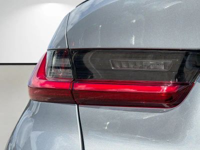 2026 BMW 3 Series — photo 10 view