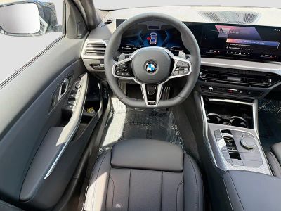 2026 BMW 3 Series — photo 17 view
