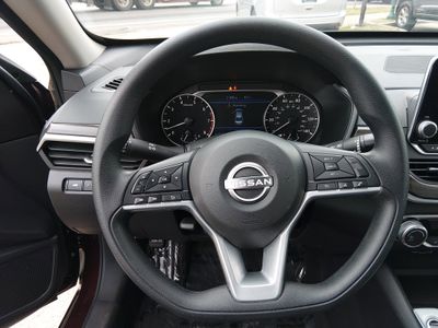 2025 Nissan Altima - Photo 12