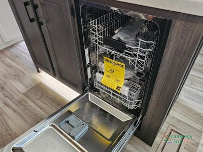 2026 Venture RV SportTrek Touring Edition — photo 17 view