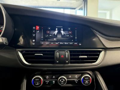 2022 Alfa Romeo Giulia - Photo 21