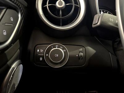 2022 Alfa Romeo Giulia - Photo 28