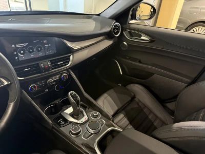 2022 Alfa Romeo Giulia - Photo 15