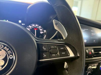 2022 Alfa Romeo Giulia - Photo 25