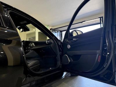 2022 Alfa Romeo Giulia - Photo 12