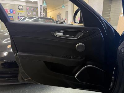 2022 Alfa Romeo Giulia - Photo 29