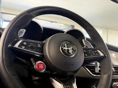 2022 Alfa Romeo Giulia - Photo 24