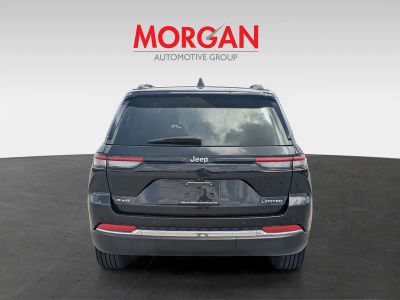 2023 Jeep Grand Cherokee — engine compartment view