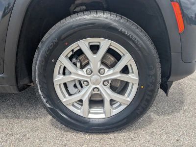 2023 Jeep Grand Cherokee — photo 11 view