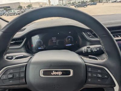 2023 Jeep Grand Cherokee — photo 38 view