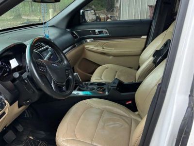 2017 Ford Explorer - Photo 3
