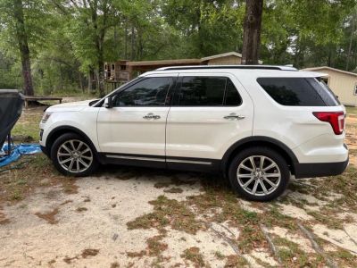 2017 Ford Explorer - Photo 1
