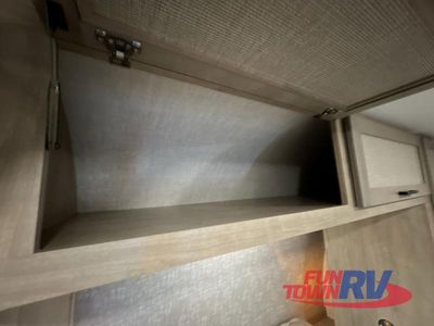 2025 Ember RV E-Series - Photo 33