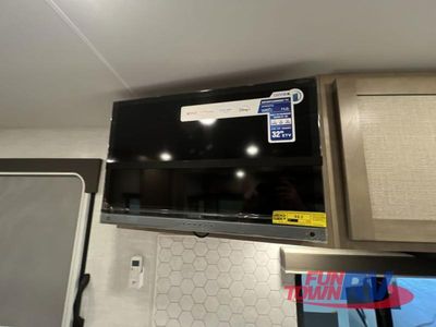 2025 Ember RV E-Series - Photo 17