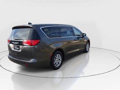 2023 Chrysler Voyager - Photo 7