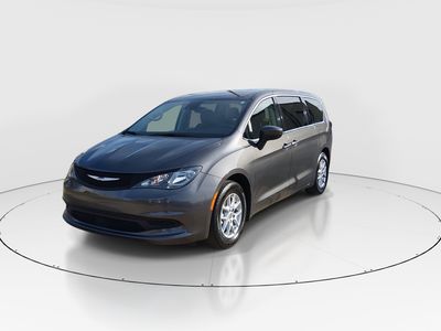 2023 Chrysler Voyager - Photo 3