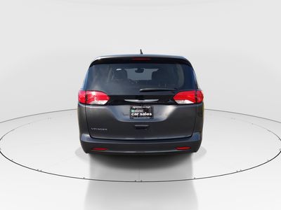 2023 Chrysler Voyager - Photo 6
