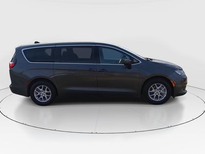 2023 Chrysler Voyager - Photo 8