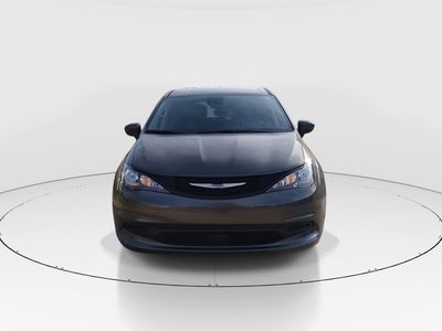 2023 Chrysler Voyager - Photo 2