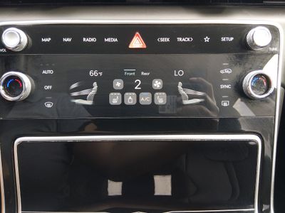 2025 Genesis GV80 — photo 18 view