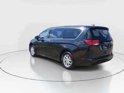 2022 Chrysler Voyager — detail view