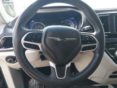 2022 Chrysler Voyager — photo 12 view