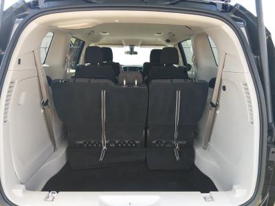 2022 Chrysler Voyager — photo 11 view