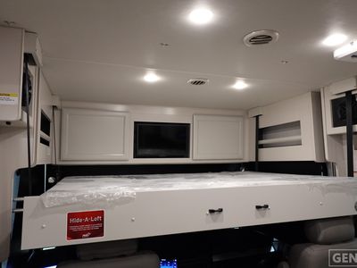 2026 Fleetwood Bounder - Photo 12