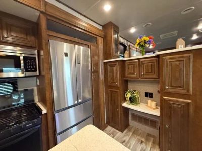 2019 Heartland Bighorn - Photo 8