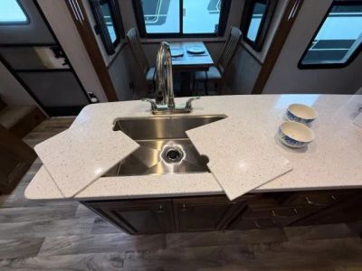 2019 Heartland Bighorn - Photo 11