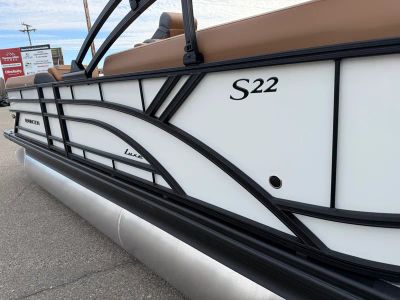 2026 Bennington 22 SSR — detail view