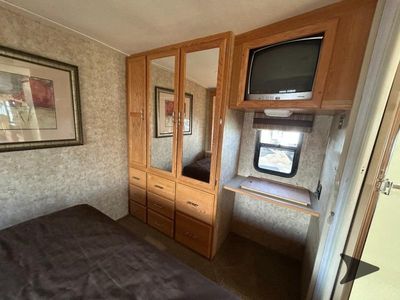 2007 Winnebago Sightseer - Photo 10