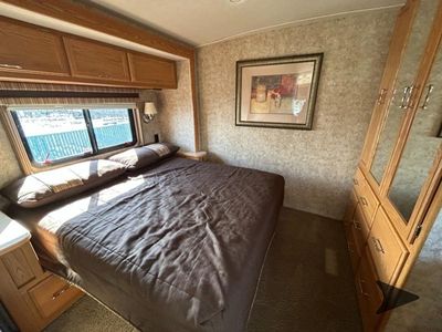 2007 Winnebago Sightseer - Photo 16