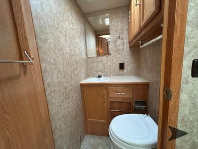 2007 Winnebago Sightseer - Photo 15