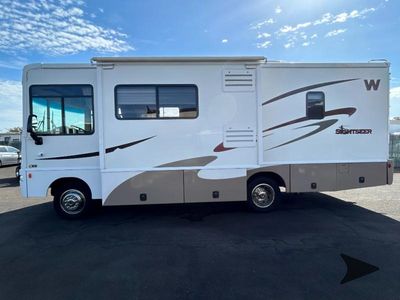 2007 Winnebago Sightseer - Photo 4