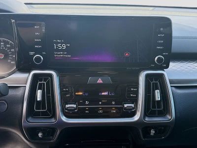 2023 Kia Sorento — photo 10 view