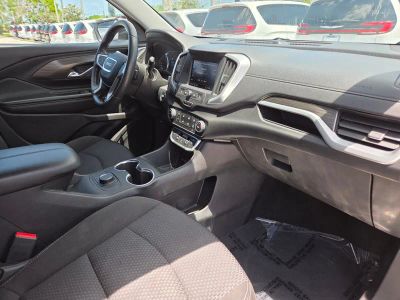 2024 GMC Terrain — photo 9 view