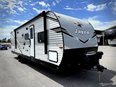 2025 Jayco Jay Flight — front three-quarter view