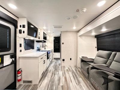 2025 Jayco Jay Flight SLX - Photo 11