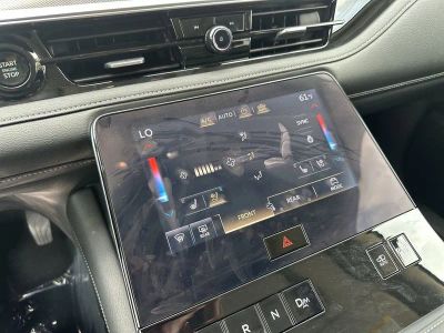 2025 INFINITI QX80 — photo 16 view