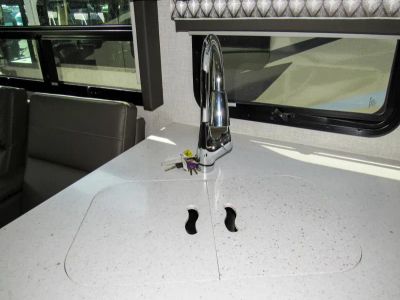 2023 Thor Motor Coach HURRICANE - Photo 10
