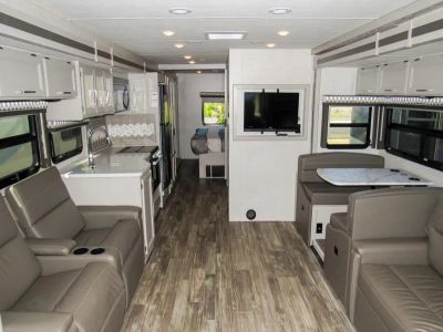 2023 Thor Motor Coach HURRICANE - Photo 6