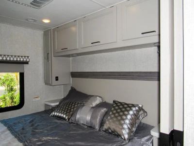 2023 Thor Motor Coach HURRICANE - Photo 19