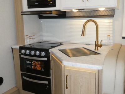 2026 Thor Motor Coach Four Winds — photo 7 view