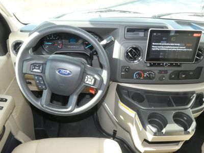 2026 Thor Motor Coach Four Winds — photo 9 view