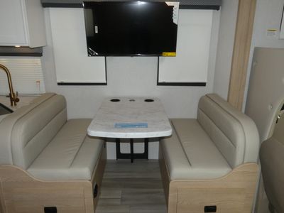 2026 Thor Motor Coach Four Winds — photo 15 view