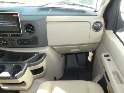 2026 Thor Motor Coach Four Winds — photo 10 view