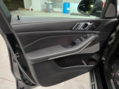 2025 BMW X5 — photo 15 view