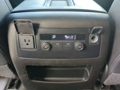 2017 Chevrolet Suburban — photo 18 view
