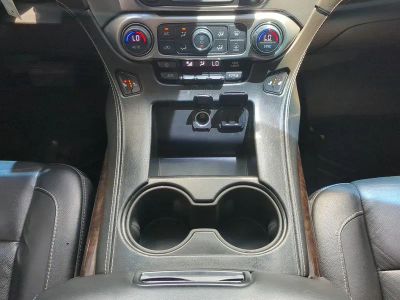 2017 Chevrolet Suburban — photo 24 view